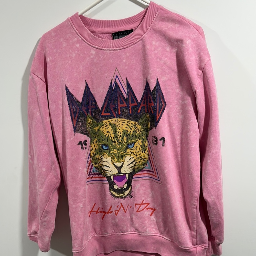 Pink Def Leppard Graphic Sweatshirt